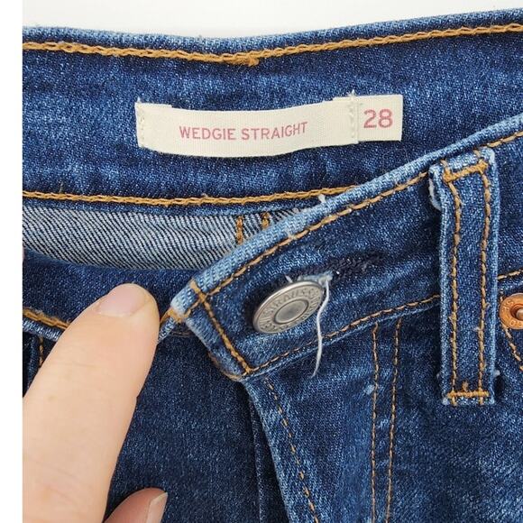 Levi's Wedgie Straight Jeans Dark Wash Size 28 - Picture 7 of 8